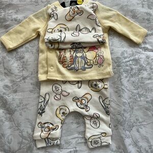 SOLD‼️Disney Baby Winnie the Pooh Outfit